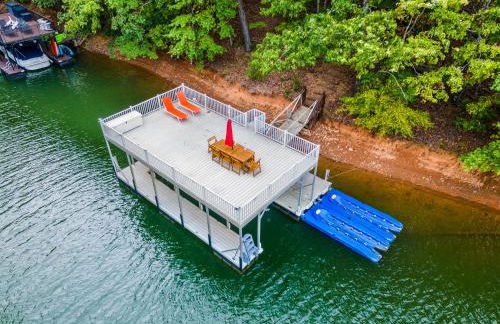 4bd Waterfront House in Lake Lanier with HotTub, FirePit, Wifi, Ping Pong and 2 Kaya - Foto 48