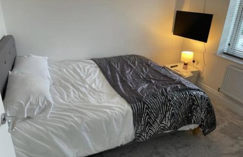 *BRAND NEW* renovated 3 bed with parking & WIFI - Foto 3