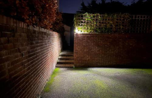 Bewdley River Cottage - Free private gated parking for 2 cars - River front location - Foto 7