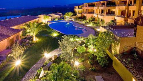 Boutique Apartment no 24 with Sea View and large Pool - Photo 4