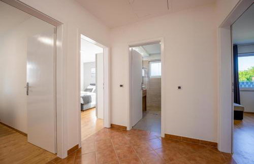 Villa Beauty with heated pool and jacuzzi - Photo 34