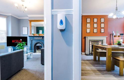 Spacious Modern Chester Home - Great Location - Photo 1