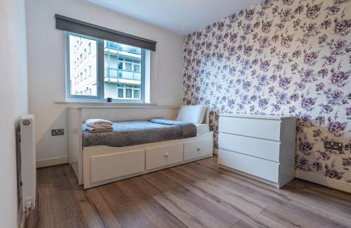 Cosy Modern 3-Bed Near Etihad, COOP Arena - AO arena and City Center - Foto 24