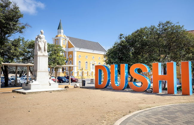 Historic Heartbeat 2BR Townhouse in Central Bliss - Foto 22