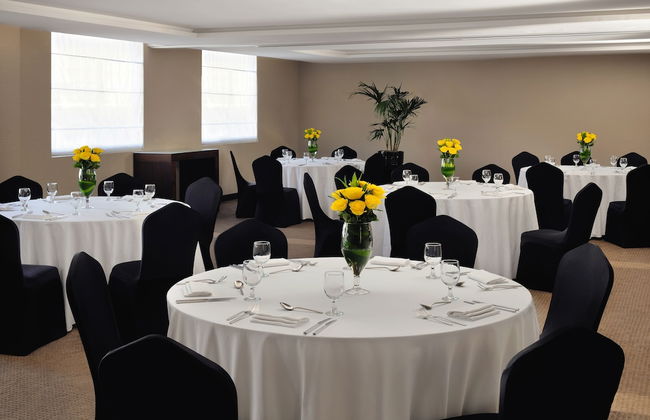 Movenpick Hotel Apartments Al Mamzar Dubai - Photo 44