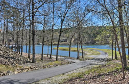 Furnished Deck with Views Hot Springs Cottage - Foto 30