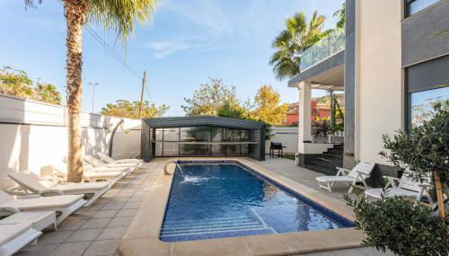 Exclusive Villa City, Beach & Golf - Photo 3