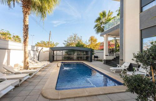 Exclusive Villa City, Beach & Golf - Photo 3