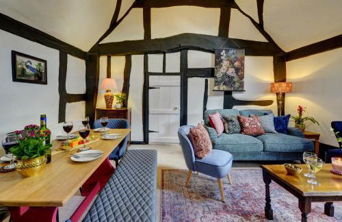 Loft Cottage by Spa Town Property - 2 Bed Tudor Retreat Near to Stratford-upon-Avon, Warwick & Solihull - Foto 10