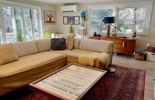 Swanky Midcentury Ranch - Foto 26