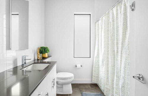 Walk to Restaurants & Entertainment on East Side - Foto 56