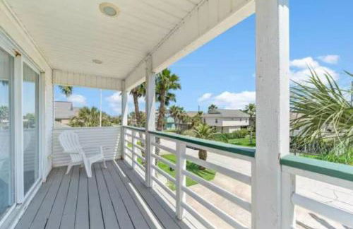 Texas vacation home with huge yard and pool, close to beach - Foto 13