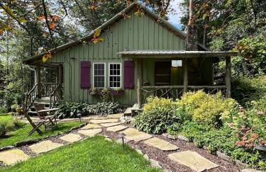 Enchanting Mountain Cottages w Hot Tub & Fireplace - Foto 1