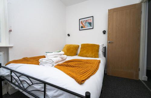 Thameside Terrace - 4Bed 3Bath near Purfleet train station - Photo 3