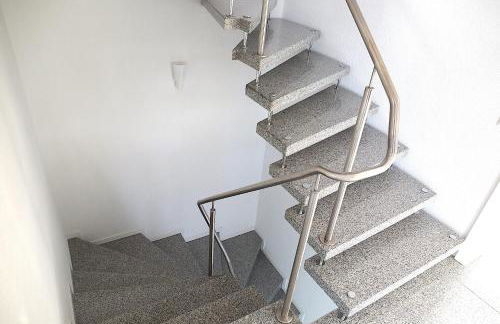 Modernes Stadthaus 100qm Parkplatz Bad&Dusche Küche - Foto 11