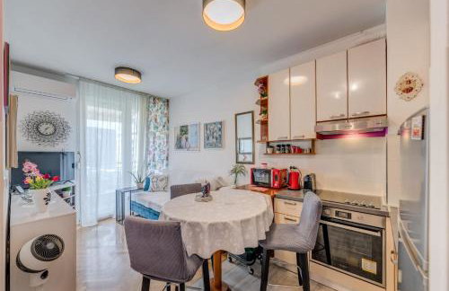 Aureola Center Apartment - Photo 5
