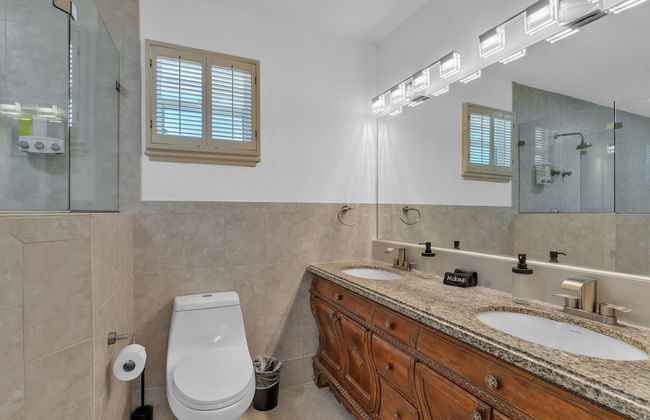 Luxury Escape: Pool, Hot Tub, Gym And More! 6 Bedroom Villa by RedAwning - Foto 25