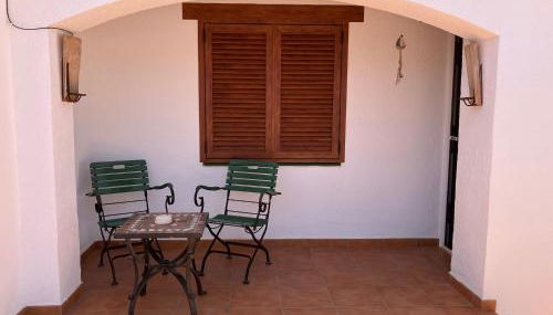 Costa Dorada Beach Villa with Shared Pool and Terrace - Foto 5