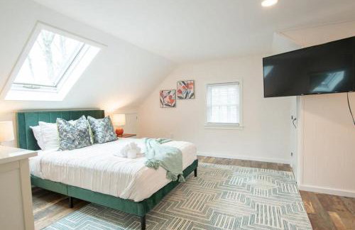 Stellar Home with Hot Tub & Movie Room - Foto 18