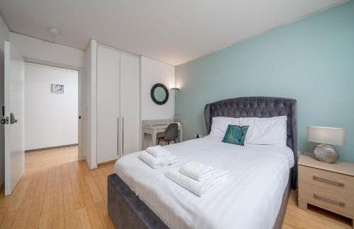 Lovely 3BD Flat, Parking, sleeps SIX close to O2 - Foto 37