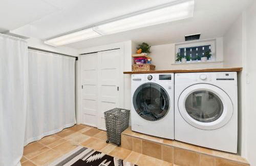 Maple Courtyard - Old Town with King Suite & Piano - Foto 26