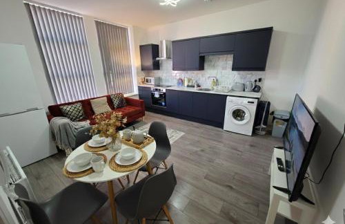 Modern 2 Bed Apartment, Desborough, Kettering, Sleeps 5, Free Parking, WIFI, Ideal for Contractors, Professionals, Families and Relocations - Photo 5