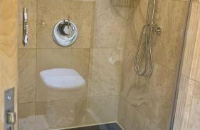 Leeds City Centre luxury 2 bed apartment sleeps 6 fantastic views - Foto 9