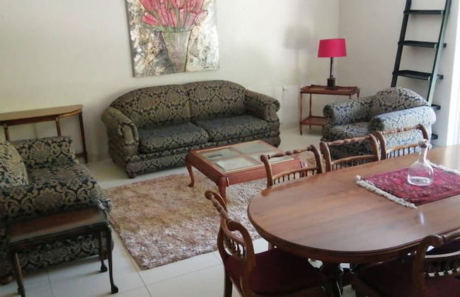 Fully Furnished 3 Bedroom House In in Pentagon Park Bloemfontein - Photo 10