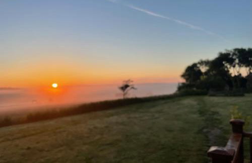 Cuddles & Bubbles Cozy Cabin with jacuzzi spa hot tub - Foto 31