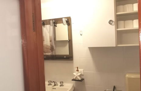 The Rocks a Stone's Throw Away - Foto 24