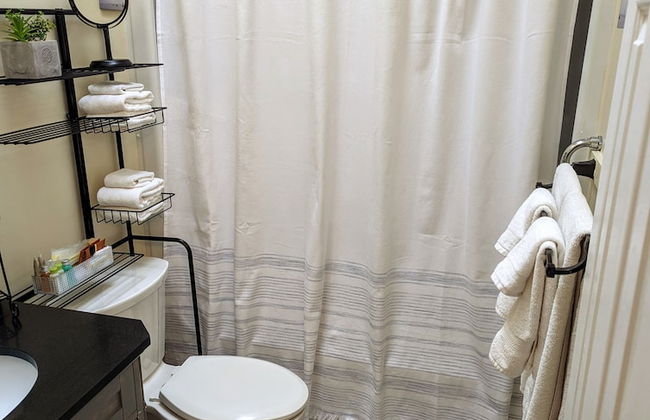 Suites On King - Photo 28