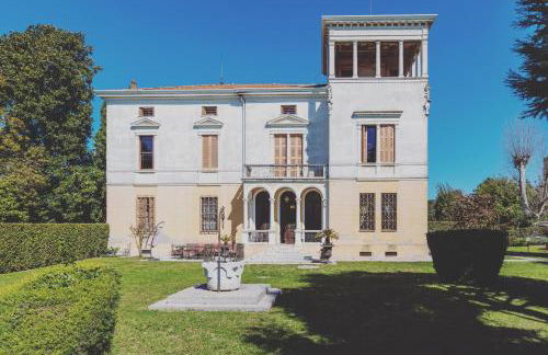 Villa Liberty Venezia -Jacuzzi, gardens, parking - Dimora Storica a soli 20km da Venezia - Photo 2