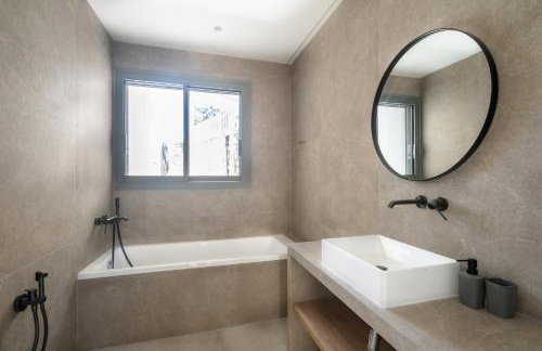 Newly Renovated Villa with Panoramic Sea Views - Foto 17