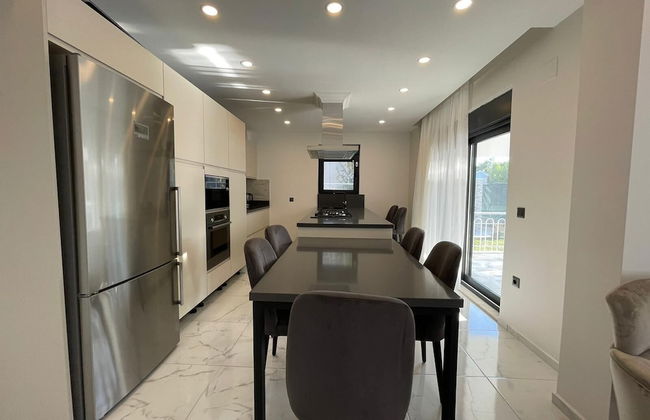 Inviting 4-bed Villa Lina With lux Pool - Photo 6