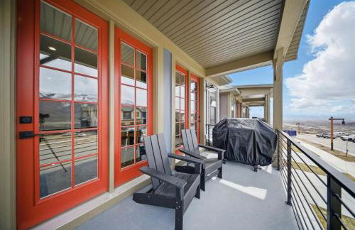 BRAND NEW Scenic Luxury Mountain Retreat - Photo 53