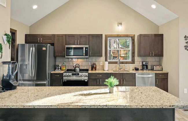 Lakeview Sunset Heaven Waterfront Escape + Private Dock Firepit + Game Room New Construction - Foto 70