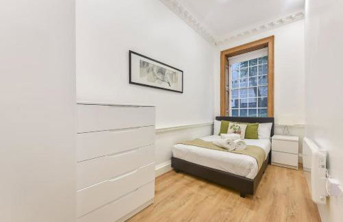 2 Bed Piccadilly Apartment 2 - Photo 9