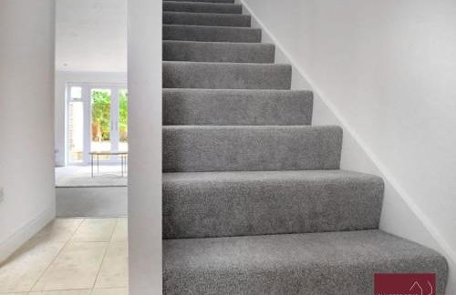 Twyford - Modern 2 Bedroom House - With Garden - Foto 4