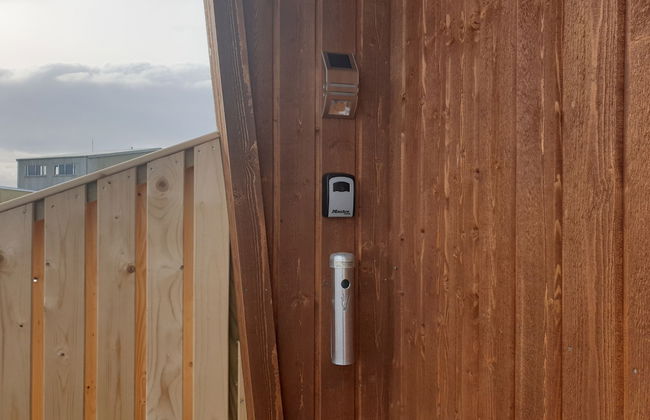 Black Beach Small Cottage - Photo 10