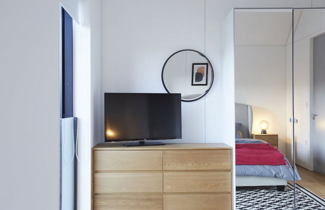 Stylish modern home in Manchester city centre with parking - Photo 5