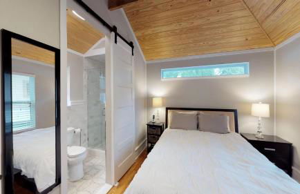 Renovated Romantic Guesthouse Historic Downtown Easy Half Mile Stroll - Beach only 3 Miles! - Foto 13