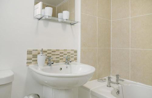 Lovely 2-Bedroom Home in Langley Park, Sleeps 4 - Foto 17