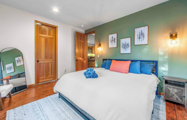 Fully Remodeled Tahoe Retreat with Game Room and Hot Tub - Foto 8