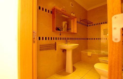 Olhos De Água 1BR with Pool, AC and Free Parking - Foto 21