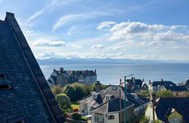 Romantic Chapel Retreat in Snowdonia - Sea Views & Serenity - Foto 3