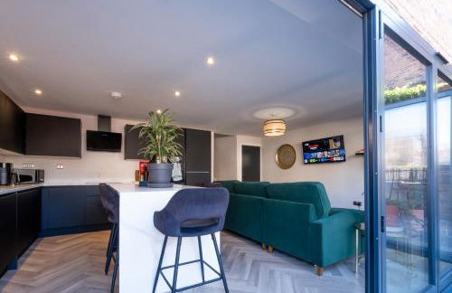 Luxury 4BDR House By Torr Property Group Short Lets & Serviced Accommodation With Free Gated Secure Parking & Private Patio Garden Liverpool - Foto 5