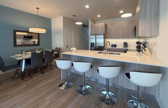 Upstay Tranquility Townhome w Private Pool - Foto 3