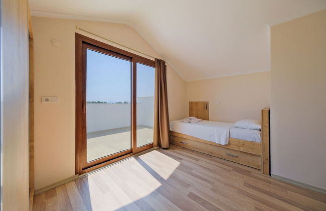 Talia deniz manzaralı 4 odalı lüks Villa - Foto 4