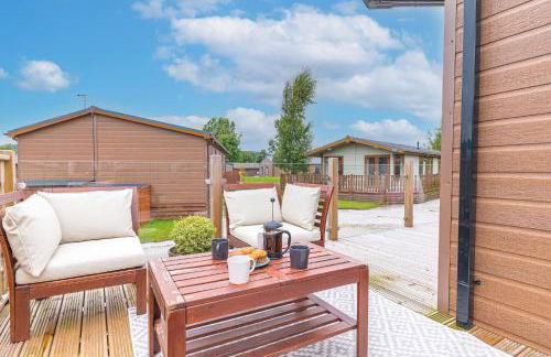 Tastefully decorated lodge on popular holiday park, easy access to Lakes and Dales and free parking - Foto 24