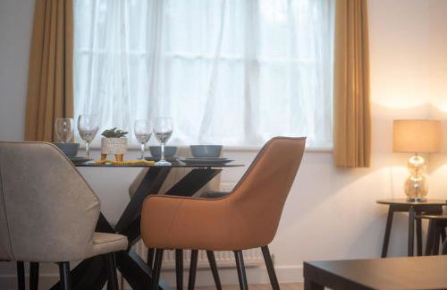 Entire modern 2 Bedroom 2 bathroom Flat in Pinner - Foto 21